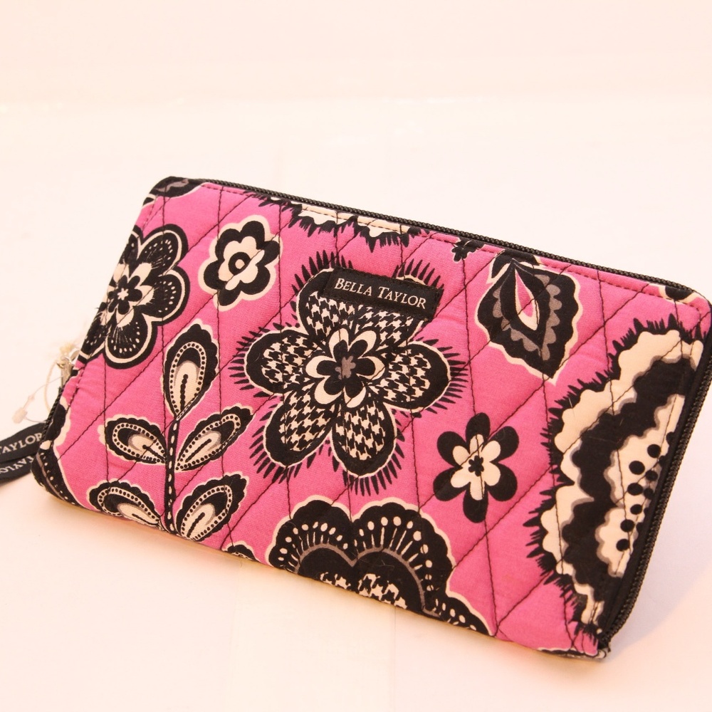 Brand New Bella Taylor Wallet